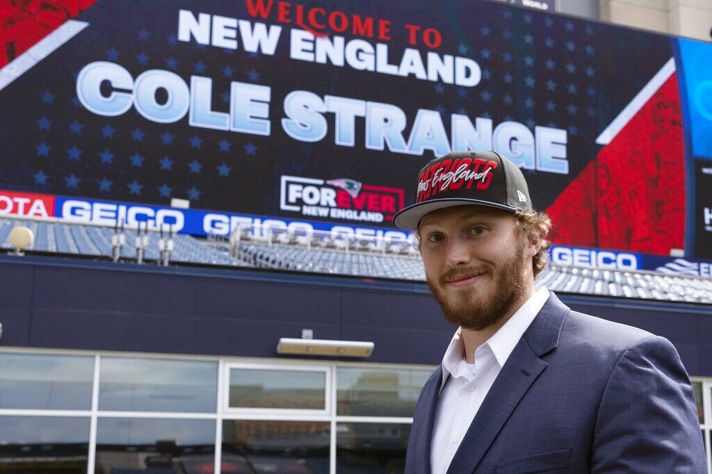 Biggest reach: Patriots trade up for Chattanooga guard Cole Strange